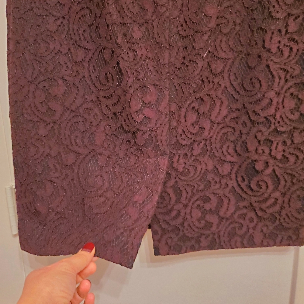 Loft size 8 lace skirt black & burgundy beautiful